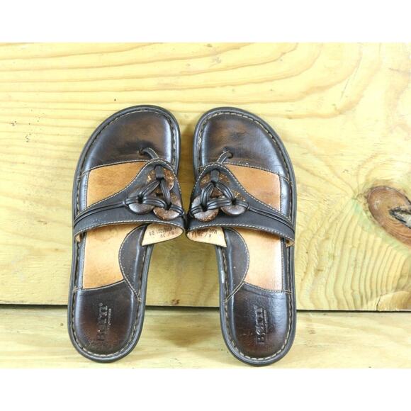 Born 39 Handcrafted Women's Sz 8 Brown 3 Button Leather Thong Toe Slide Sandals - Picture 2 of 5